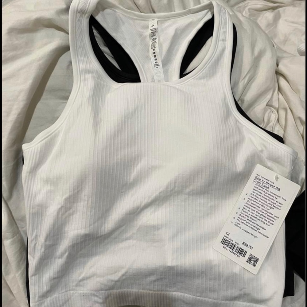Lululemon- EBB TO THE STREET RB CROPPED TANK